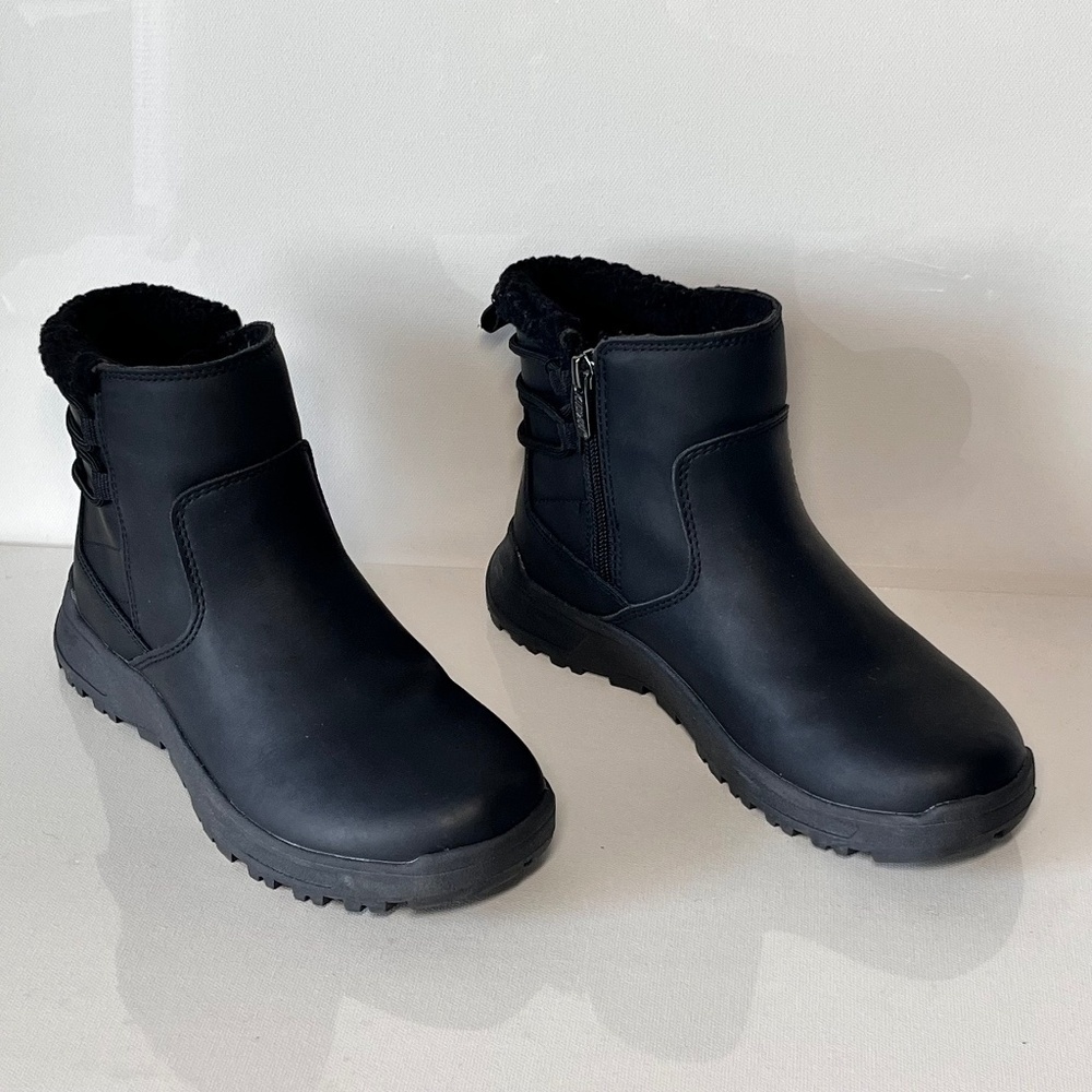 Khombu Sarah Water Repellent Ankle Boots